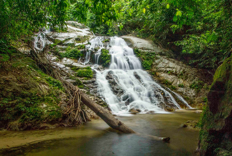 Malaysia Rundreise | Wasserfall, Royal Belum Rainforest