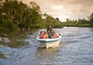malaysia-reisen---borneo---sabah---boat-bootjpg.jpg