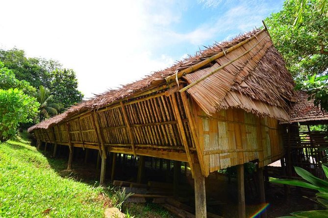 longhouse-malasia-borneo.jpg