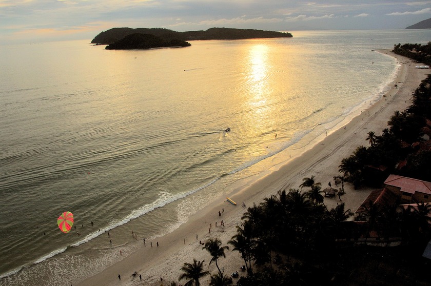 PANTAI CENANG 2.jpg