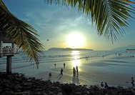 Malaysia Rundreise | Sonnenuntergang am Strand von Langkawi